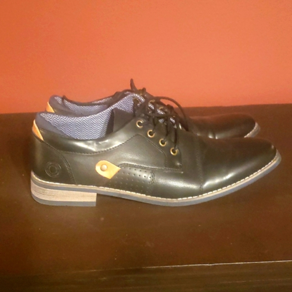 Dress shoes